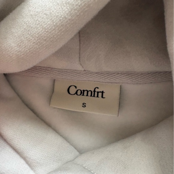 Comfrt Minimalist Snow Leopard Hoodie - Picture 4 of 6